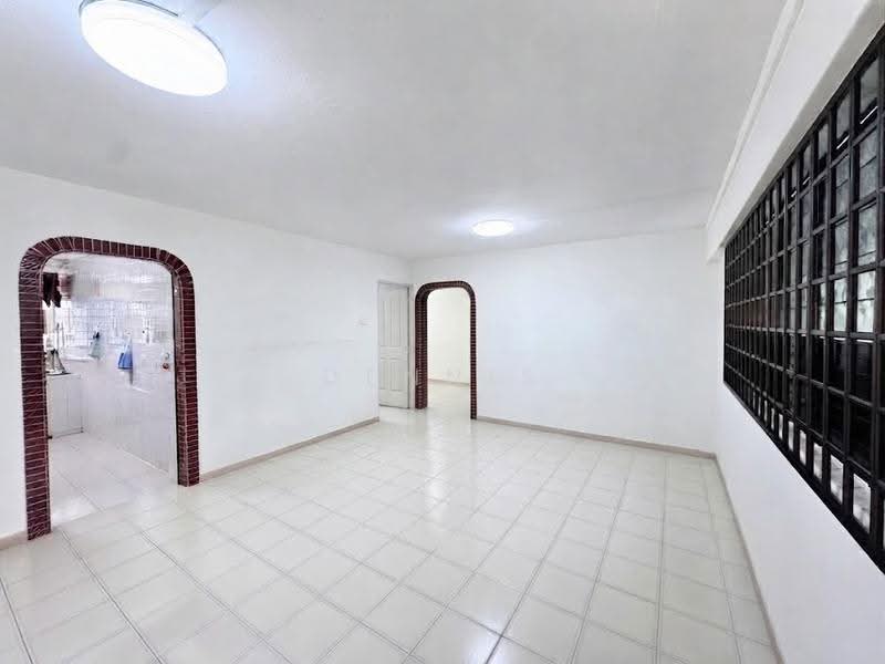 242 Bukit Batok East Avenue 5, 242 Bukit Batok East Avenue 5, Dairy Farm / Bukit Panjang / Choa Chu Kang, 3 Bedrooms, 980 sqft, HDB Flat For Sale, by Dennis Chua, 500258307 - Living Room - PropertyGuru.com.sg
