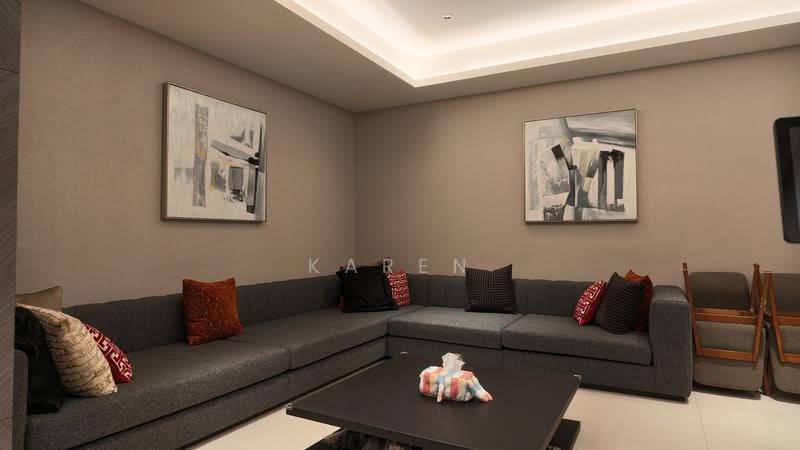 Renovated 3.5+B Storey Corner Terrace near Beauty World MRT & 1KM to Pei Hwa/Bt Timah Primary, Eng Kong Terrace, Lorong Kismis, Upper Toh Tuck Terrace, Clementi Park / Upper Bukit Timah, 5 Bedrooms, 5,382 sqft, Corner Terrace For Sale, by Karen Low, 500258310 - Living Room - PropertyGuru.com.sg