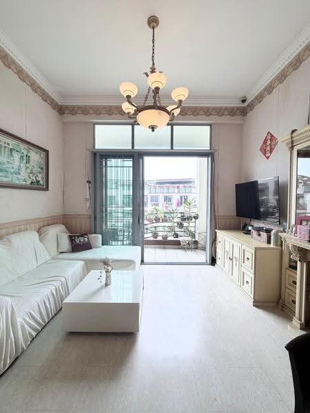 Sunhaven, 781 Upper Changi Road East, Bedok / Upper East Coast, 3 Bedrooms, 2,099 sqft, Condominium For Sale, by Melina Yap, 500258321 - Living Room - PropertyGuru.com.sg