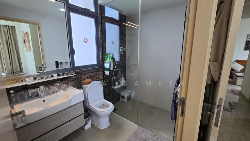 The Luxurie, 21 Compassvale Road, Hougang / Punggol / Sengkang, 2 Bedrooms, 883 sqft, Condominium For Rent, by Gupta Sameer Raj, 500258326 - Bathroom - PropertyGuru.com.sg