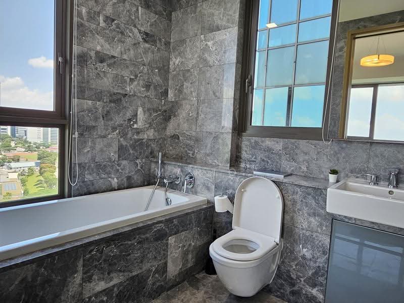 Skyline Residences, 610 Telok Blangah Road, Harbourfront / Telok Blangah, Room Rental, 200 sqft, Condominium For Rent, by Mario Ong Jun Zhi, 500258338 - Bathroom - PropertyGuru.com.sg