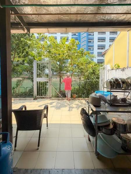 Simpang Bedok, Simpang Bedok, Bedok / Upper East Coast, 5 Bedrooms, 3,172 sqft, Semi-Detached House For Sale, by Koobin Tan, 500258341 - Backyard - PropertyGuru.com.sg