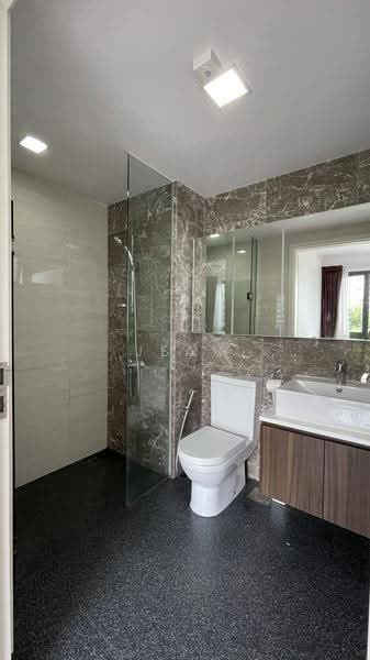 Riversound Residence, 7 Sengkang East Avenue, Hougang / Punggol / Sengkang, 2 Bedrooms, 753 sqft, Condominium For Sale, by Jean Chua, 500258344 - Bathroom - PropertyGuru.com.sg