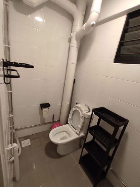 336 Ubi Avenue 1, 336 Ubi Avenue 1, Eunos / Geylang / Paya Lebar, 3 Bedrooms, 893 sqft, HDB Flat For Sale, by Zac Lim, 500258353 - Bathroom - PropertyGuru.com.sg