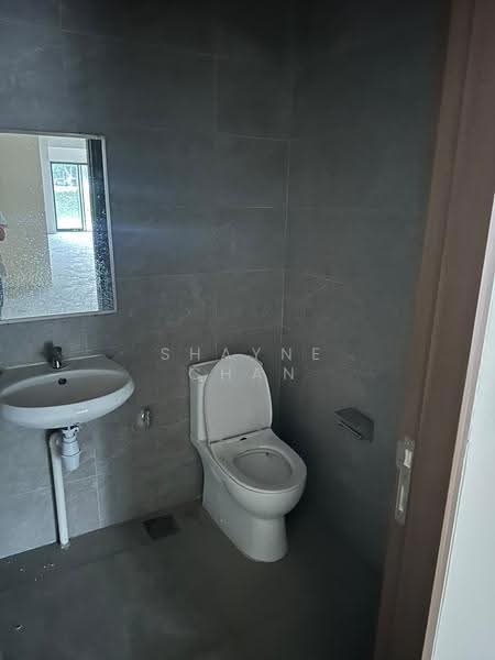 Stellar @ Tampines, 12 Tampines North Drive 4, Pasir Ris / Tampines, 1,362 sqft, Factory / Workshop (B2) For Rent, by Shayne Chan, 500258364 - Bathroom - CommercialGuru.com.sg