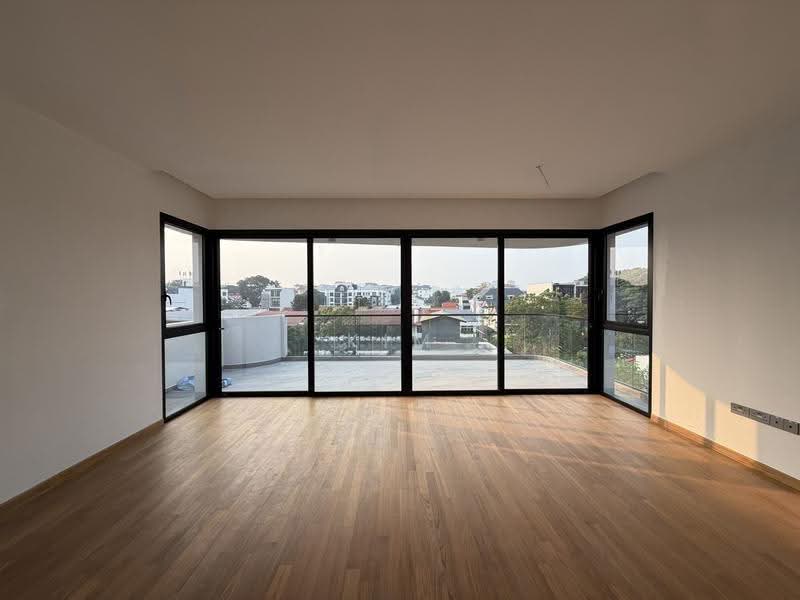 Brand New & Freehold Bungalow, 4 levels with Lift and Pool, big for 3 generations!, near Siglap centre/MRT, call 8130 3636 to view now!, East Coast / Marine Parade, 6 Bedrooms, 9,280 sqft, Bungalow House For Sale, by Kim Yan 金燕, 500258371 - Balcony - PropertyGuru.com.sg