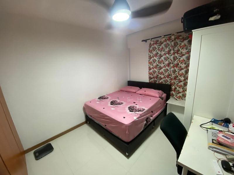 335A Smith Street, 335A Smith Street, Boat Quay / Raffles Place / Marina, Room Rental, 300 sqft, HDB Flat For Rent, by Rajesh Balasubramanian, 500258386 - Bedroom - PropertyGuru.com.sg