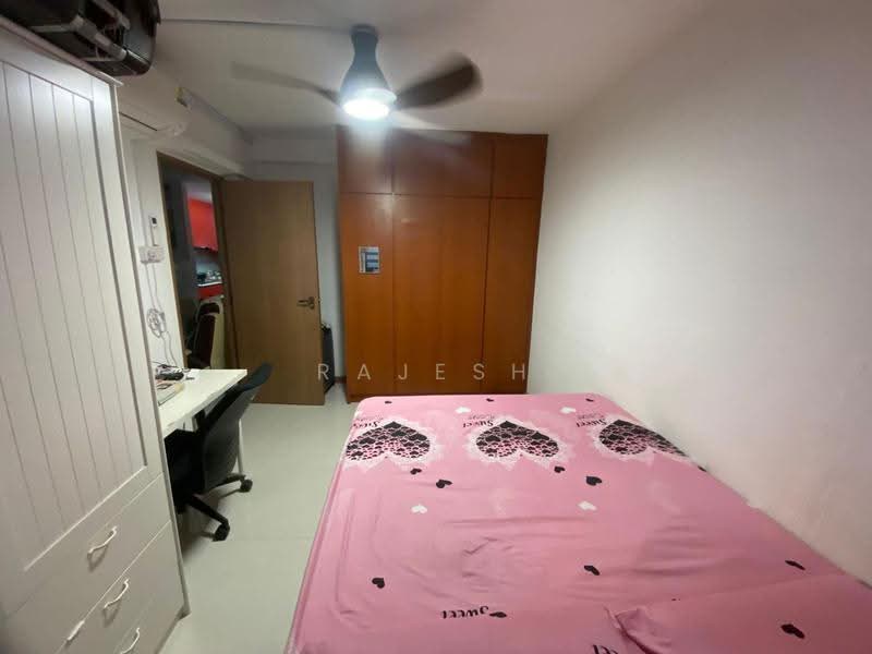 335A Smith Street, 335A Smith Street, Boat Quay / Raffles Place / Marina, Room Rental, 300 sqft, HDB Flat For Rent, by Rajesh Balasubramanian, 500258386 - Bedroom - PropertyGuru.com.sg