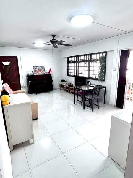260A Sengkang East Way, 260A Sengkang East Way, Hougang / Punggol / Sengkang, 3 Bedrooms, 969 sqft, HDB Flat For Rent, by Luke Xu, 500258387 - Living Room - PropertyGuru.com.sg