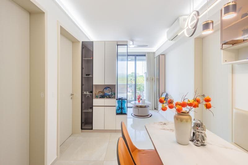 Penrose, 30 Sims Drive, Eunos / Geylang / Paya Lebar, 2 Bedrooms, 646 sqft, Condominium For Sale, by Bernard Ng 黄俊凯, 500258400 - Living Room - PropertyGuru.com.sg