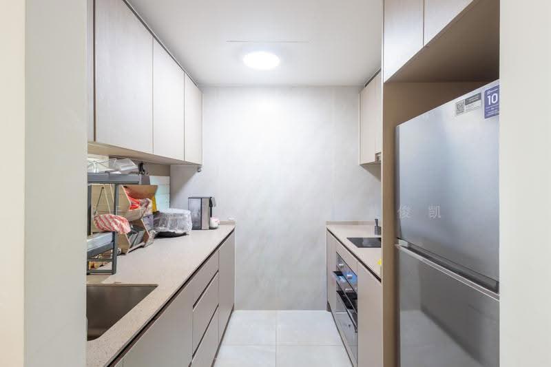 Penrose, 30 Sims Drive, Eunos / Geylang / Paya Lebar, 2 Bedrooms, 646 sqft, Condominium For Sale, by Bernard Ng 黄俊凯, 500258400 - Kitchen - PropertyGuru.com.sg