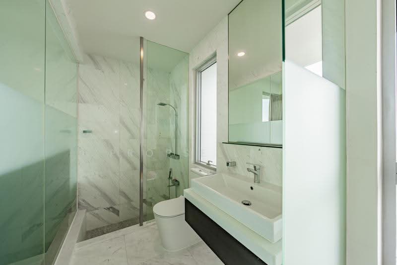 Jardin, 966 Dunearn Road, Clementi Park / Upper Bukit Timah, 1 Bedroom, 990 sqft, Condominium For Sale, by ADNIX LIU, 500258407 - Bathroom - PropertyGuru.com.sg