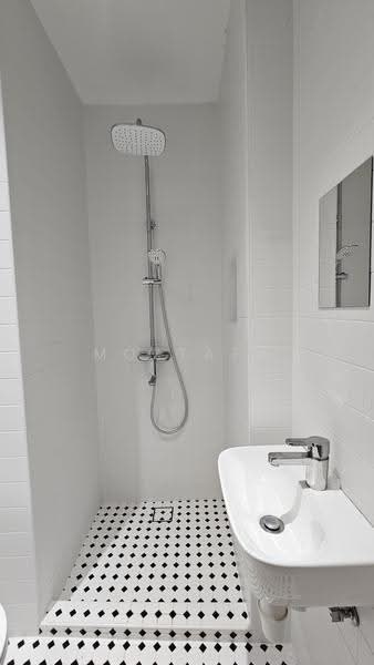Kembangan Walk Up, Eunos / Geylang / Paya Lebar, Room Rental, 80 sqft, Walk-up Apartment For Rent, by Moztafa Kamal, 500258461 - Bathroom - PropertyGuru.com.sg