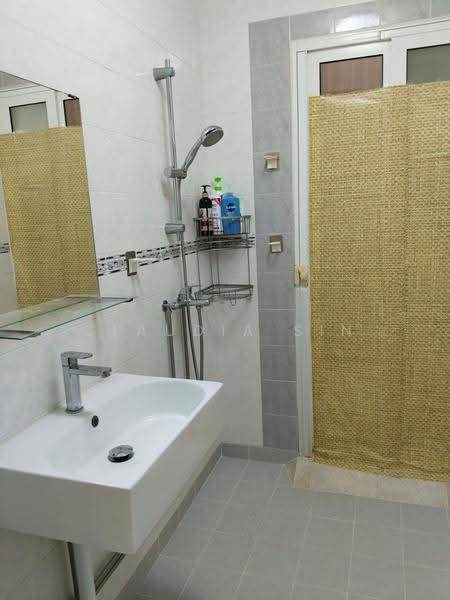 192 Bukit Batok West Avenue 6, 192 Bukit Batok West Avenue 6, Dairy Farm / Bukit Panjang / Choa Chu Kang, Room Rental, 110 sqft, HDB Flat For Rent, by Claudia Sin, 500258485 - Bathroom - PropertyGuru.com.sg