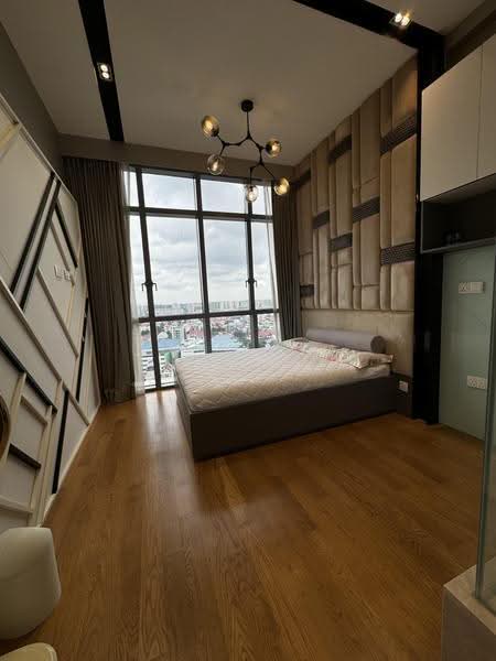 Duplex 4 bed within 10 min walk to Marine Parade MRt, Amber road, East Coast / Marine Parade, 4 Bedrooms, 2,906 sqft, Condominium For Rent, by Caren Tan, 500258486 - Bedroom - PropertyGuru.com.sg