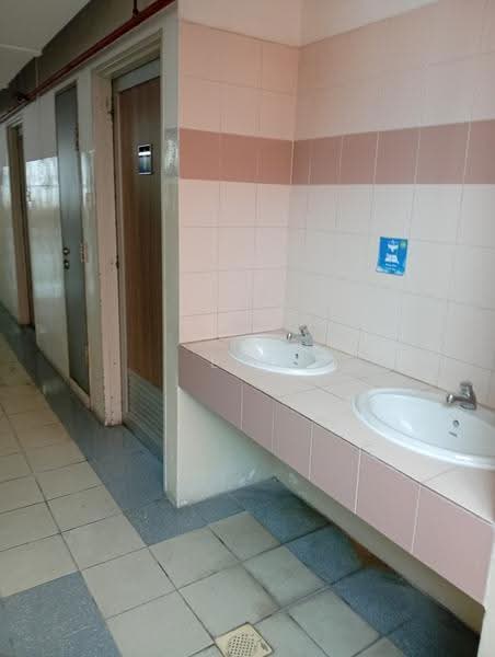 Prosper House, 101 Lorong 23 Geylang, Eunos / Geylang / Paya Lebar, 1,500 sqft, Light Industrial (B1) For Rent, by Lin Wei-ling Melody, 500258515 - Shared Toilet - CommercialGuru.com.sg