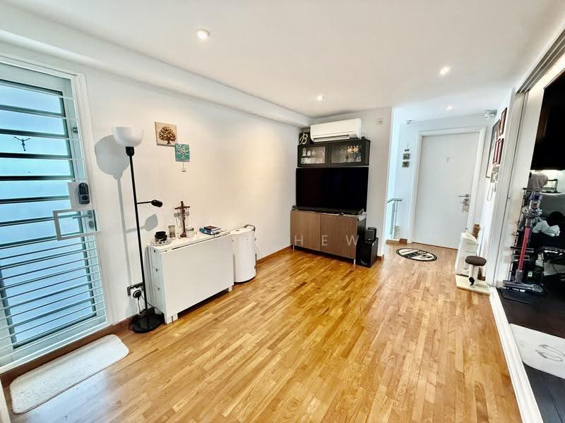 The Esparis, 7 Pasir Ris Drive 4, Pasir Ris / Tampines, 4 Bedrooms, 2,443 sqft, Condominium For Sale, by Matthew Ho, 500258590 - Living Room - PropertyGuru.com.sg