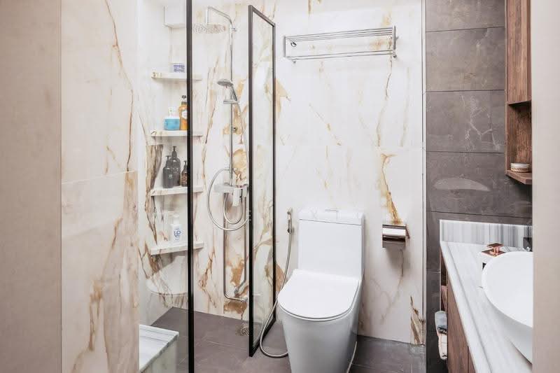 549 Serangoon North Avenue 3, 549 Serangoon North Avenue 3, Hougang / Punggol / Sengkang, 4 Bedrooms, 1,292 sqft, HDB Flat For Sale, by Ang Pei Xiong, 500258591 - Bathroom - PropertyGuru.com.sg