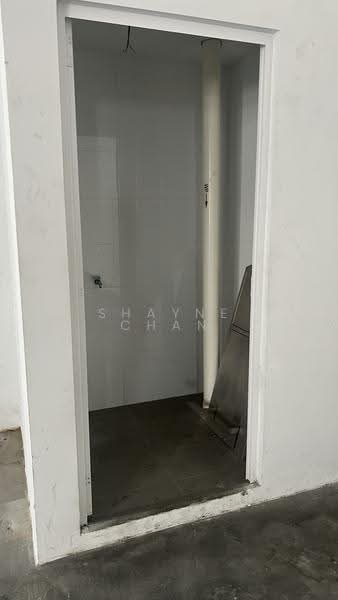 CT Foodchain, 200 Pandan Loop, Buona Vista / West Coast / Clementi New Town, 1,819 sqft, Factory / Workshop (B2) For Sale, by Shayne Chan, 500258616 - Bathroom - CommercialGuru.com.sg