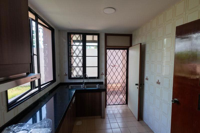 Highgate Crescent, Clementi Park / Upper Bukit Timah, 6 Bedrooms, 3,154 sqft, Terraced House For Rent, by Tim Toh Zi Tao, 500258649 - Kitchen - PropertyGuru.com.sg