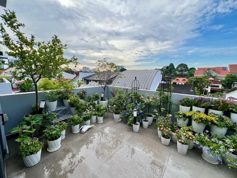 Braddell Heights Estate, Matlock Rise, Macpherson / Potong Pasir, 8 Bedrooms, 6,000 sqft, Bungalow House For Rent, by SG Yong, 500258669 - Balcony - PropertyGuru.com.sg