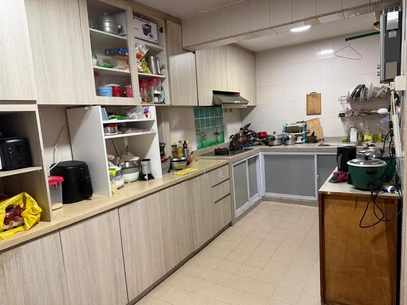98 Bedok North Avenue 4, 98 Bedok North Avenue 4, Bedok / Upper East Coast, 3 Bedrooms, 1,291 sqft, HDB Flat For Sale, by Bill Singh, 500258678 - Kitchen - PropertyGuru.com.sg