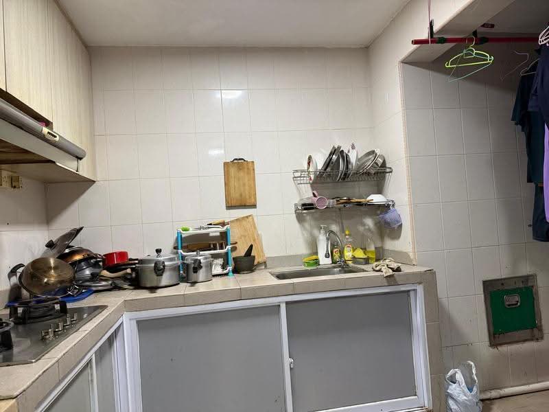 98 Bedok North Avenue 4, 98 Bedok North Avenue 4, Bedok / Upper East Coast, 3 Bedrooms, 1,291 sqft, HDB Flat For Sale, by Bill Singh, 500258678 - Kitchen - PropertyGuru.com.sg
