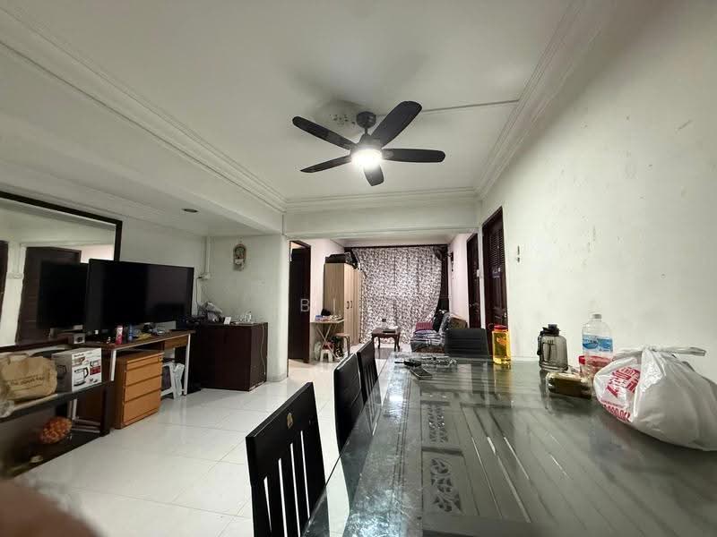 98 Bedok North Avenue 4, 98 Bedok North Avenue 4, Bedok / Upper East Coast, 3 Bedrooms, 1,291 sqft, HDB Flat For Sale, by Bill Singh, 500258678 - Living Room - PropertyGuru.com.sg