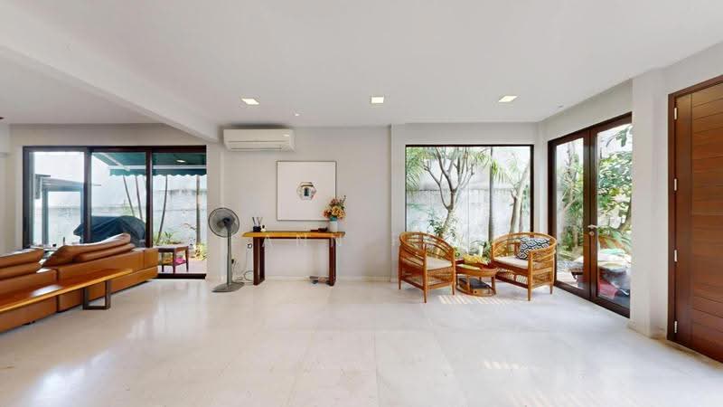 Freehold Corner Terrace within 1km to 2 Popular Primary Schools, Paya Lebar Cresent, Lor Ah Soo, Tai Keng Gardens, Upper Paya Lebar Road, Hougang / Punggol / Sengkang, 5 Bedrooms, 3,700 sqft, Corner Terrace For Sale, by Fann Fan, 500258688 - Living Room - PropertyGuru.com.sg