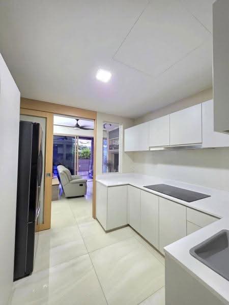 The Vales, 79 Anchorvale Crescent, Hougang / Punggol / Sengkang, 3 Bedrooms, 1,044 sqft, Condominium For Sale, by Junese See, 500258700 - Kitchen - PropertyGuru.com.sg