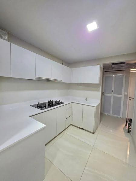 The Vales, 79 Anchorvale Crescent, Hougang / Punggol / Sengkang, 3 Bedrooms, 1,044 sqft, Condominium For Sale, by Junese See, 500258700 - Kitchen - PropertyGuru.com.sg