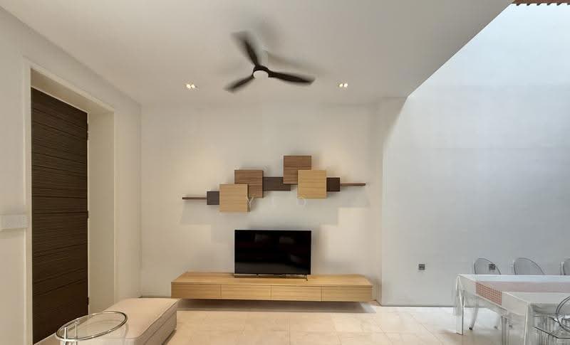 Sembawang Hills Estate, Seraya Crescent, Ang Mo Kio / Bishan / Thomson, 6 Bedrooms, 3,000 sqft, Terraced House For Sale, by YEO Yong Huat, 500258738 - Living Room - PropertyGuru.com.sg