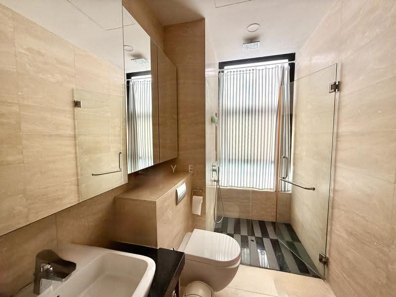 Sembawang Hills Estate, Seraya Crescent, Ang Mo Kio / Bishan / Thomson, 6 Bedrooms, 3,000 sqft, Terraced House For Sale, by YEO Yong Huat, 500258738 - Bathroom - PropertyGuru.com.sg