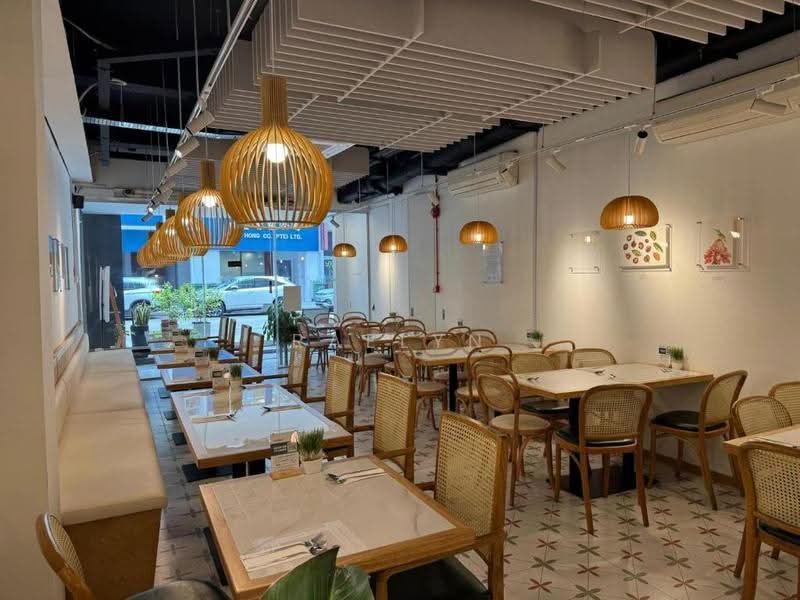 CHEAP BOUTIQUE HOTEL! Below $1M/Key Near Clarke Quay MRT, Hongkong street | Clark Quay | Boat Quay, Boat Quay / Raffles Place / Marina, 8,872 sqft, Shop / Shophouse For Sale, by Raelyn Lee, 500258745 - Dining Room - CommercialGuru.com.sg