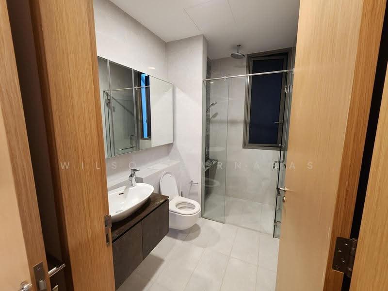 Pollen & Bleu, 19 Farrer Drive, Tanglin / Holland / Bukit Timah, 3 Bedrooms, 1,184 sqft, Condominium For Sale, by Wilson Barnabas Koh, 500258772 - Master Bathroom - PropertyGuru.com.sg