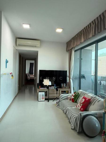 J Gateway, Boon Lay / Jurong / Tuas, 4 Bedrooms, 1,206 sqft, Condominium For Rent, by Spenncer Mak, 500258779 - Living Room - PropertyGuru.com.sg