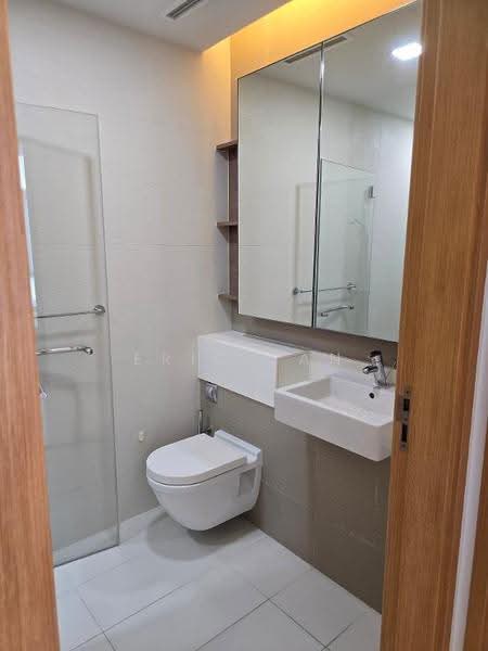 Soleil @ Sinaran, 2 Sinaran Drive, Newton / Novena, 2 Bedrooms, 936 sqft, Condominium For Rent, by Eric Tan, 500258792 - Bathroom - PropertyGuru.com.sg