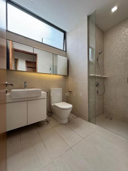 Katong Regency, 17 Tanjong Katong Road, East Coast / Marine Parade, 3 Bedrooms, 1,464 sqft, Condominium For Sale, by Dennis Lim, 500258797 - Bathroom - PropertyGuru.com.sg