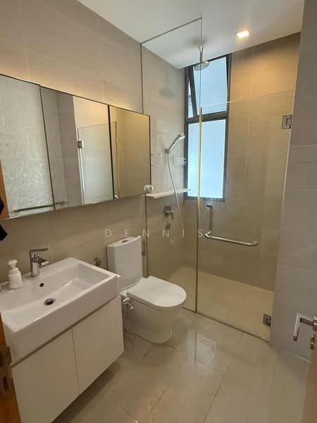 Katong Regency, 17 Tanjong Katong Road, East Coast / Marine Parade, 3 Bedrooms, 1,464 sqft, Condominium For Sale, by Dennis Lim, 500258797 - Bathroom - PropertyGuru.com.sg