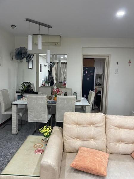 The Tanamera, 1 Tanah Merah Kechil Road, Bedok / Upper East Coast, 2 Bedrooms, 947 sqft, Condominium For Rent, by Vanita Dadlani, 500258799 - Living Room - PropertyGuru.com.sg