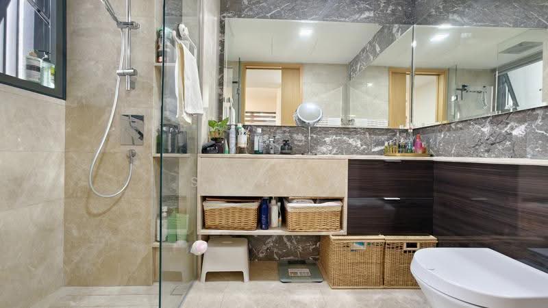 Commonwealth Towers, 232 Commonwealth Avenue, Alexandra / Commonwealth, 4 Bedrooms, 1,302 sqft, Condominium For Sale, by Shirley Koh, 500258809 - Bathroom - PropertyGuru.com.sg
