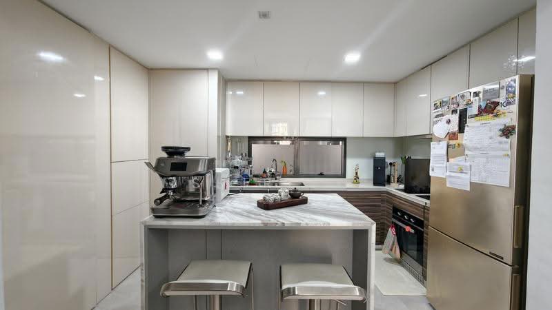 Commonwealth Towers, 232 Commonwealth Avenue, Alexandra / Commonwealth, 4 Bedrooms, 1,302 sqft, Condominium For Sale, by Shirley Koh, 500258809 - Kitchen - PropertyGuru.com.sg