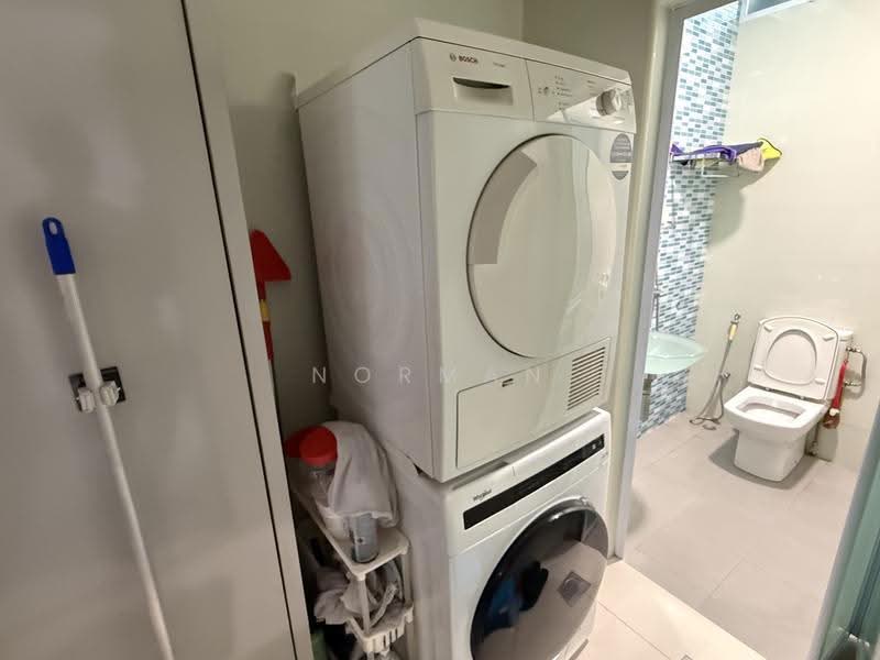 Lakepoint Condo, 2 Lakepoint Drive, Boon Lay / Jurong / Tuas, Room Rental, 150 sqft, Condominium For Rent, by Norman Lim, 500258815 - Bathroom - PropertyGuru.com.sg