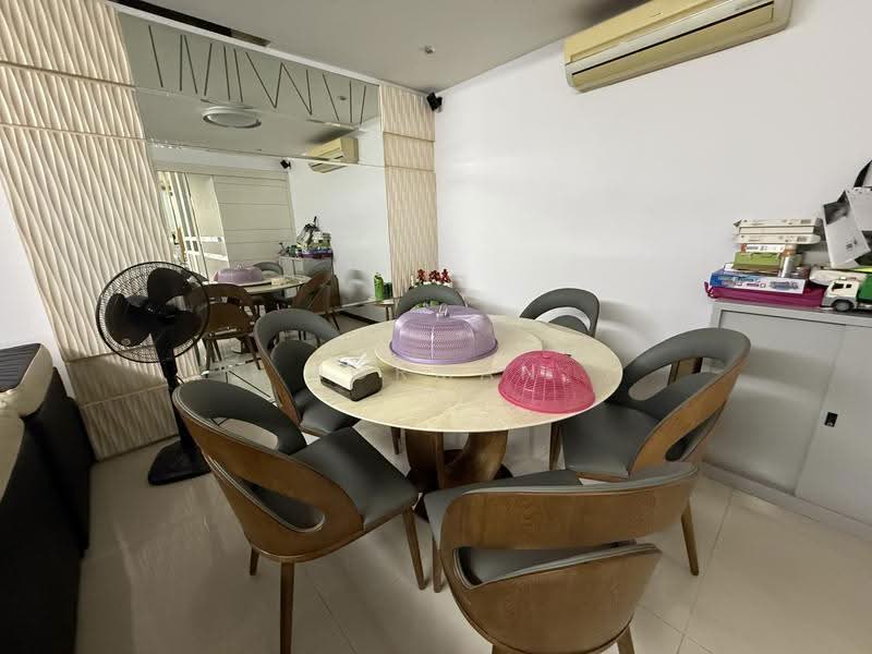 Lakepoint Condo, 2 Lakepoint Drive, Boon Lay / Jurong / Tuas, Room Rental, 150 sqft, Condominium For Rent, by Norman Lim, 500258815 - Dining Room - PropertyGuru.com.sg