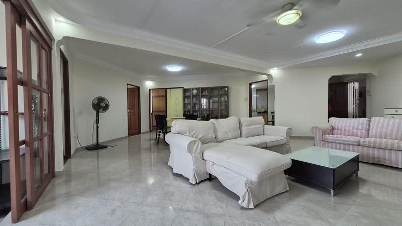 111 Bukit Batok West Avenue 6, 111 Bukit Batok West Avenue 6, Dairy Farm / Bukit Panjang / Choa Chu Kang, 3 Bedrooms, 1,420 sqft, HDB Flat For Rent, by Bikay Lim, 500258819 - Living Room - PropertyGuru.com.sg