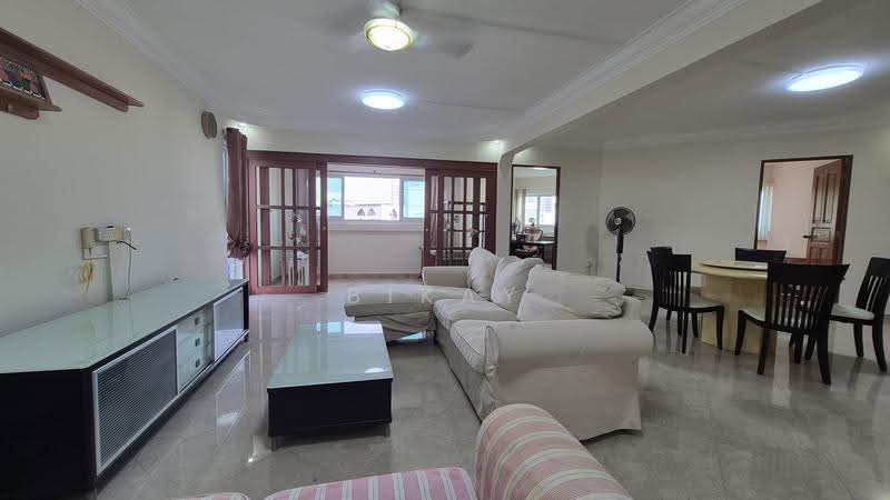 111 Bukit Batok West Avenue 6, 111 Bukit Batok West Avenue 6, Dairy Farm / Bukit Panjang / Choa Chu Kang, 3 Bedrooms, 1,420 sqft, HDB Flat For Rent, by Bikay Lim, 500258819 - Living Room - PropertyGuru.com.sg