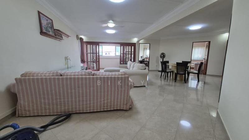 111 Bukit Batok West Avenue 6, 111 Bukit Batok West Avenue 6, Dairy Farm / Bukit Panjang / Choa Chu Kang, 3 Bedrooms, 1,420 sqft, HDB Flat For Rent, by Bikay Lim, 500258819 - Living Room - PropertyGuru.com.sg