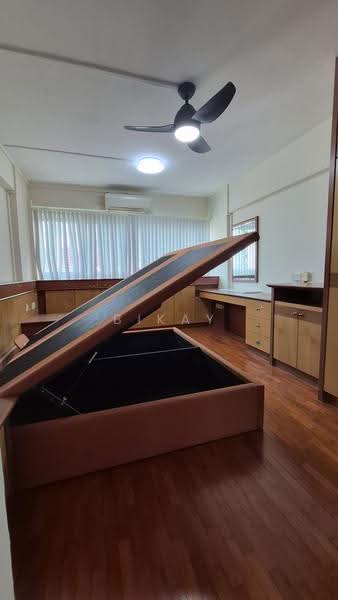 111 Bukit Batok West Avenue 6, 111 Bukit Batok West Avenue 6, Dairy Farm / Bukit Panjang / Choa Chu Kang, 3 Bedrooms, 1,420 sqft, HDB Flat For Rent, by Bikay Lim, 500258819 - Master Bedroom - PropertyGuru.com.sg