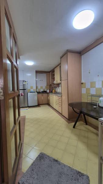111 Bukit Batok West Avenue 6, 111 Bukit Batok West Avenue 6, Dairy Farm / Bukit Panjang / Choa Chu Kang, 3 Bedrooms, 1,420 sqft, HDB Flat For Rent, by Bikay Lim, 500258819 - Kitchen - PropertyGuru.com.sg