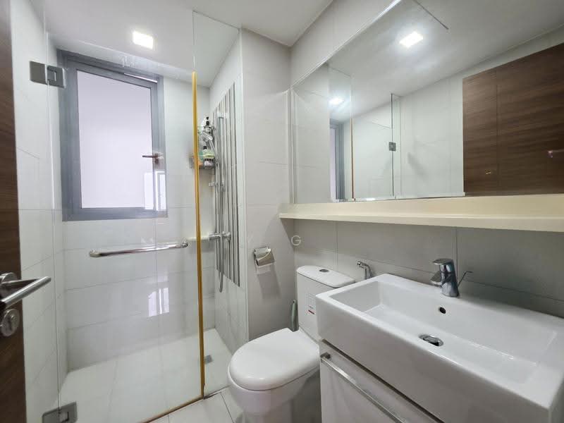 Arc at Tampines, 3 Tampines Avenue 8, Pasir Ris / Tampines, 4 Bedrooms, 1,292 sqft, Condominium For Sale, by Y G Ng, 500258846 - Bathroom - PropertyGuru.com.sg